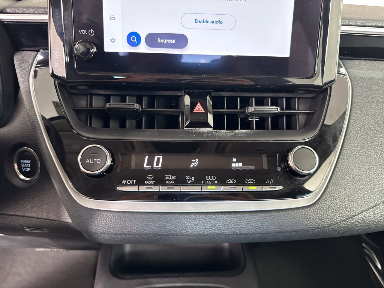 Used 2025 Toyota Corolla LE w/ Convenience Package FWD image 19