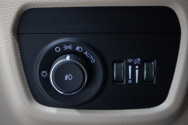 Used 2023 Jeep Grand Cherokee Limited image 20