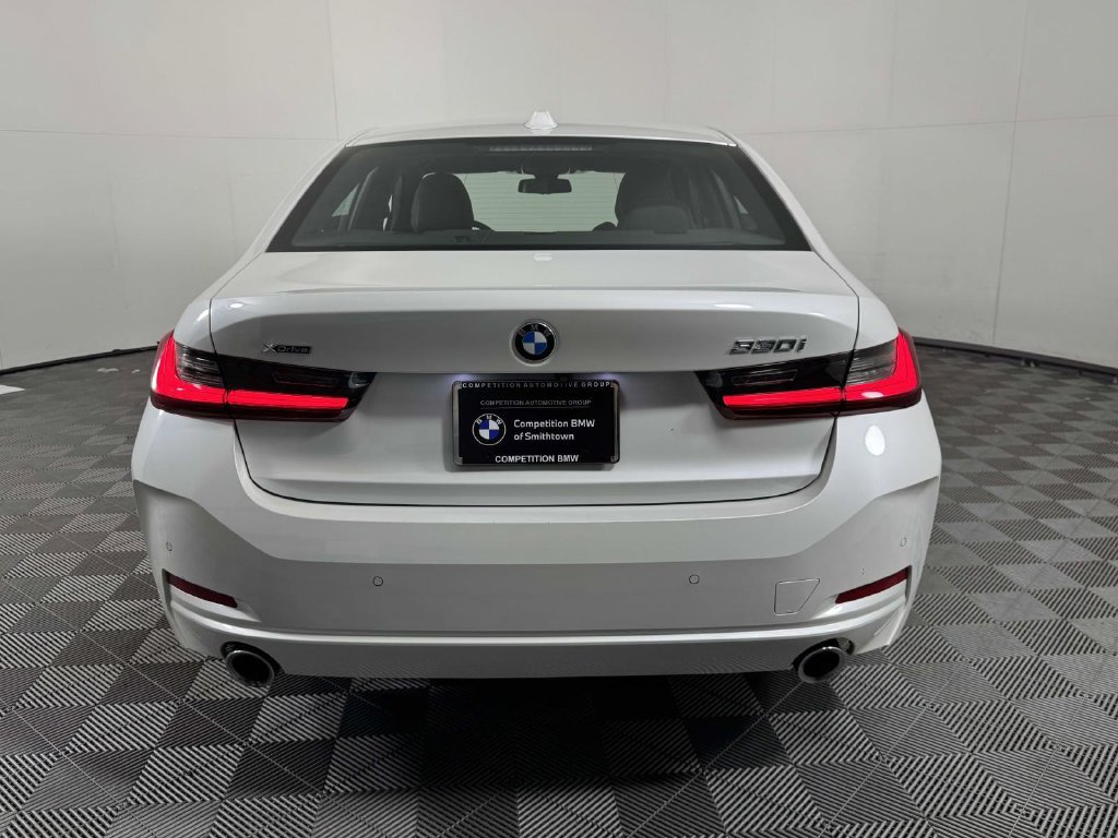Used 2023 BMW 330i xDrive Sedan w/ Driving Assistance Package AWD/4WD image 9