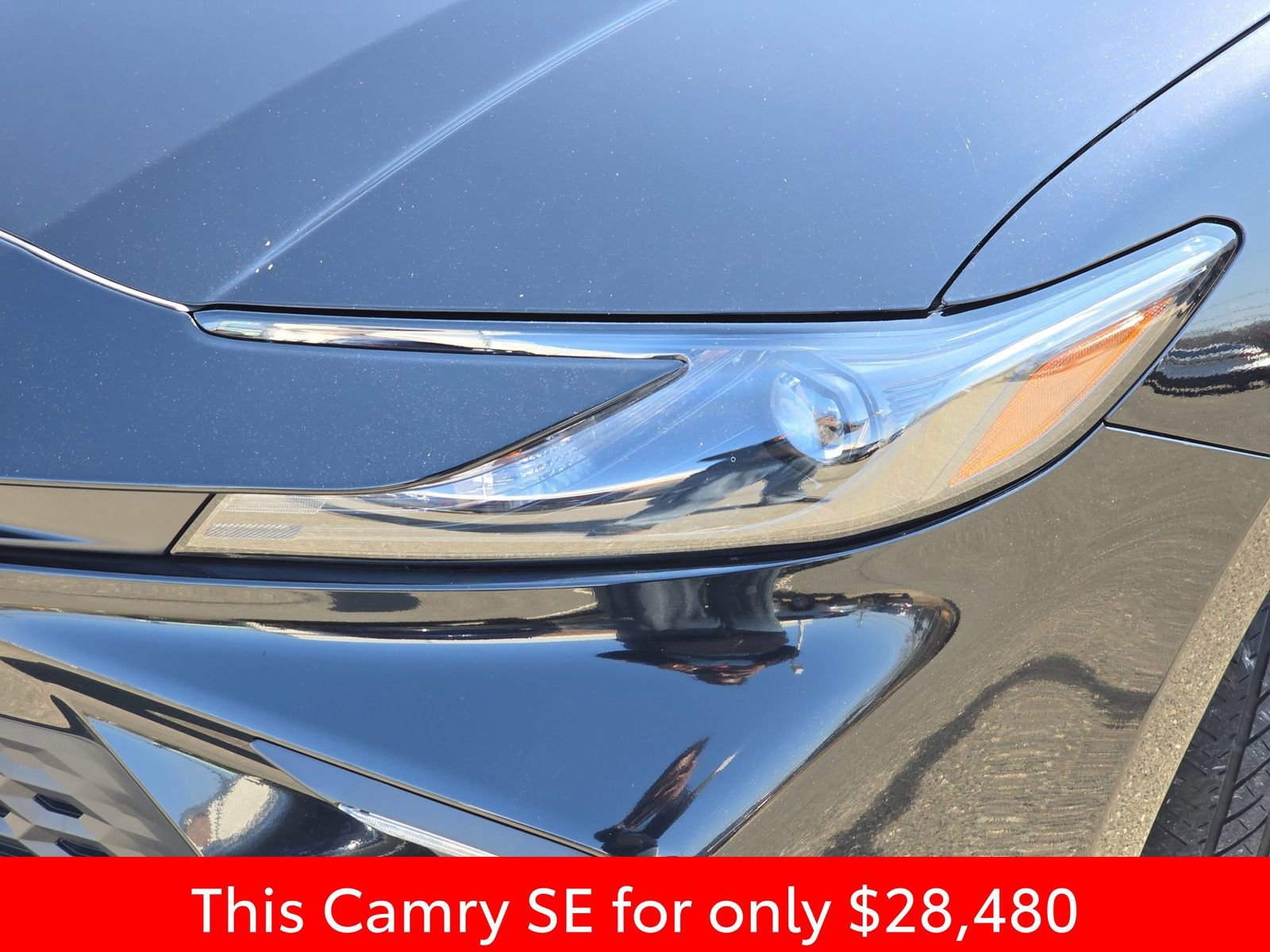 Used 2025 Toyota Camry SE w/ Convenience Package image 37