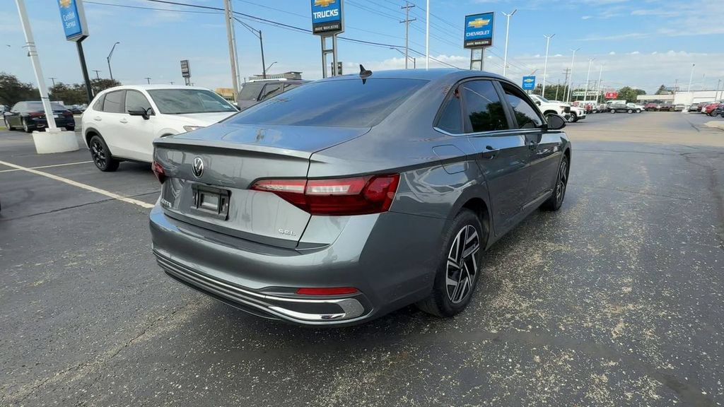 Used 2022 Volkswagen Jetta SEL FWD image 8