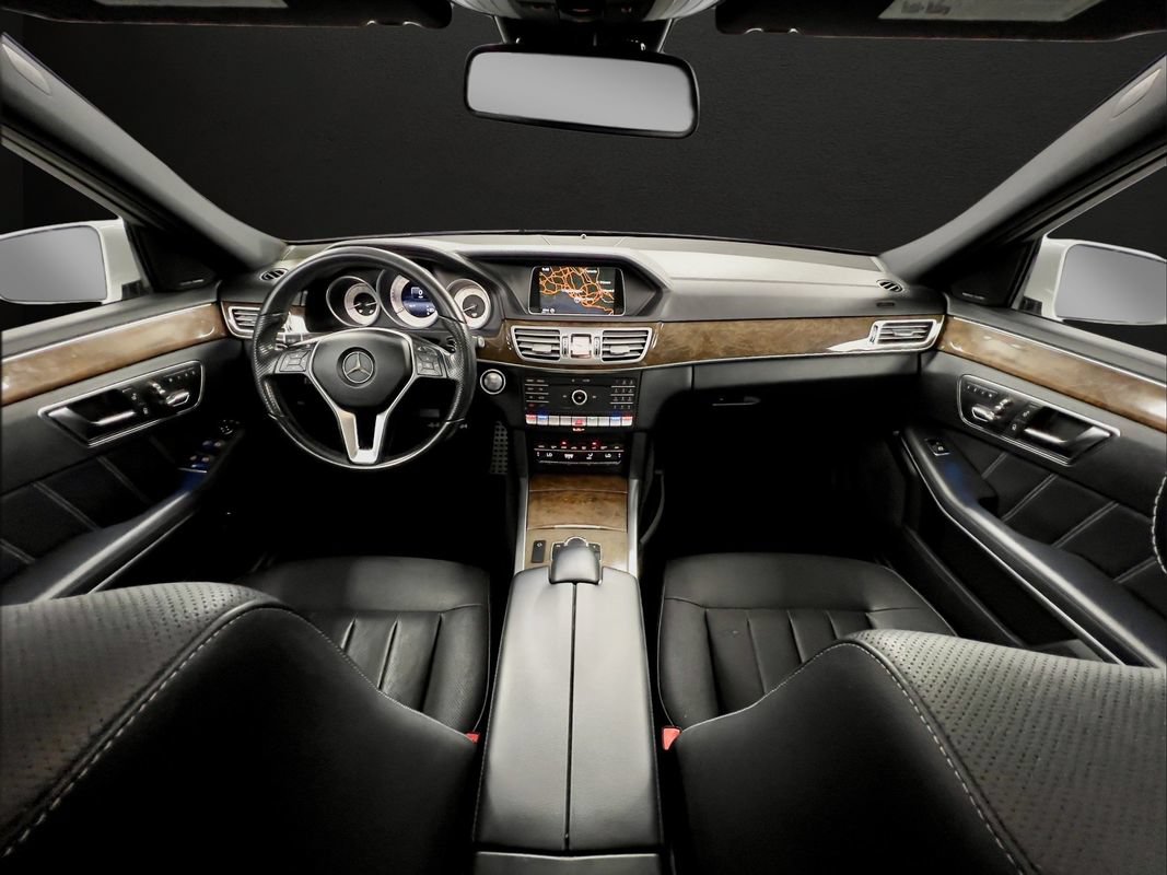 Used 2016 Mercedes-Benz E 400 4MATIC Sedan image 18