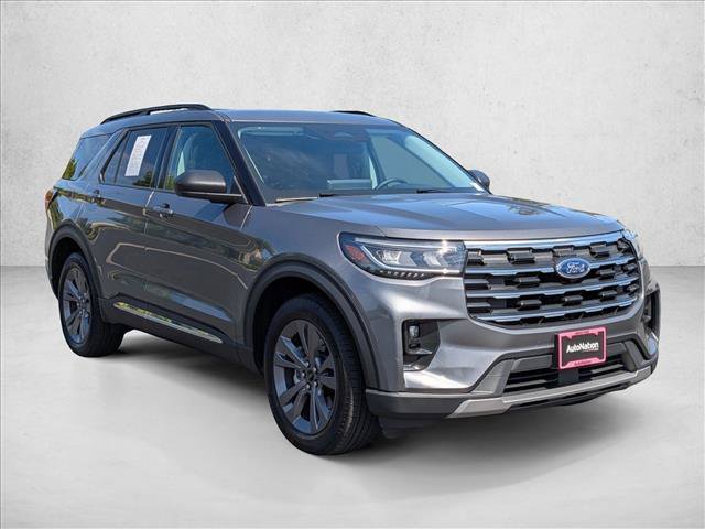 Used 2025 Ford Explorer Active AWD/4WD image 3
