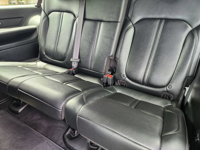 Used 2023 Jeep Wagoneer L Series II AWD/4WD image 30