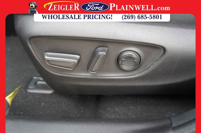 Used 2022 Toyota Venza LE image 18