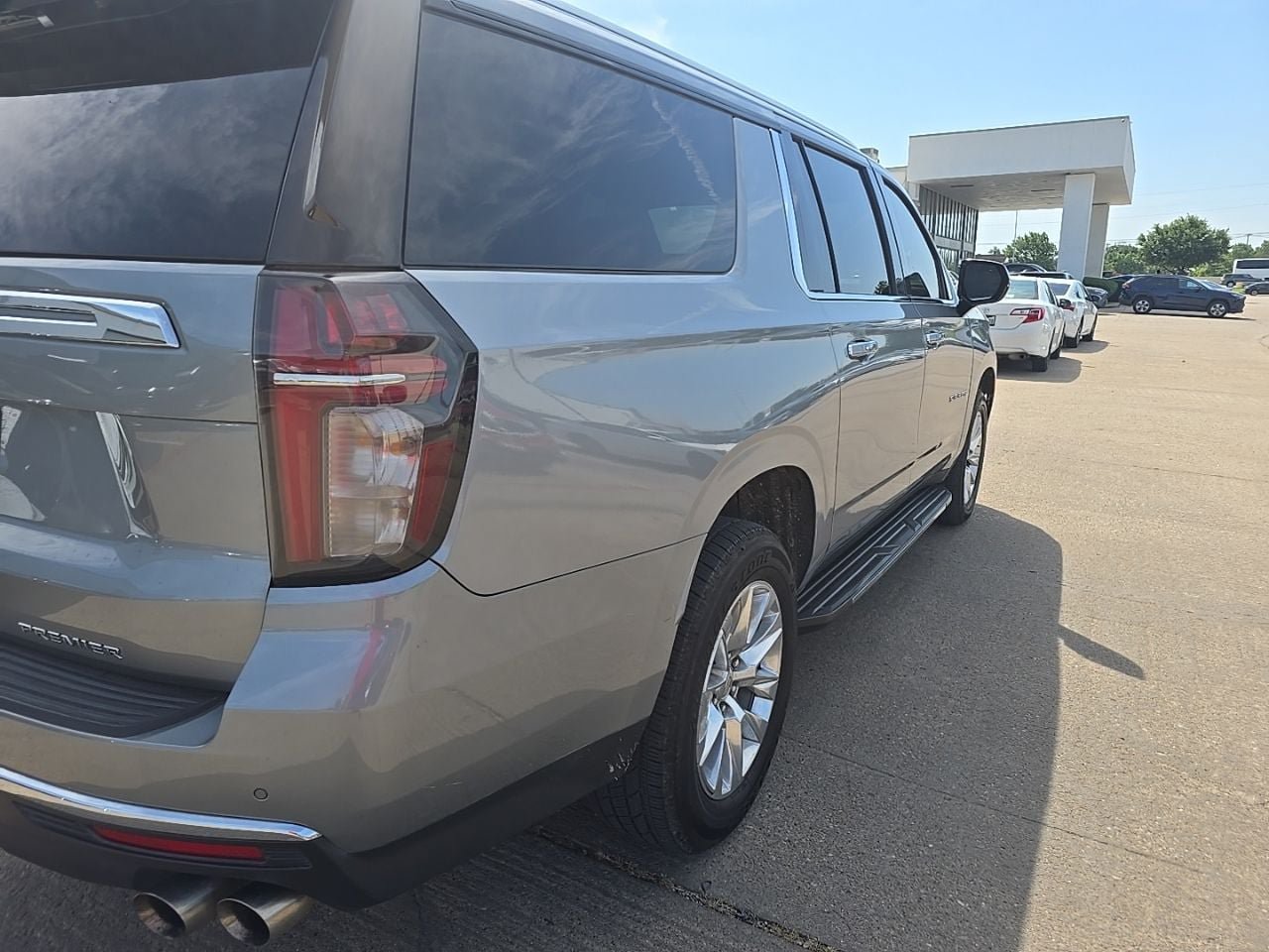 Used 2023 Chevrolet Suburban Premier AWD/4WD image 5