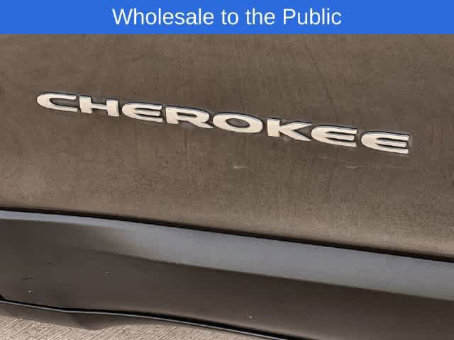 Used 2015 Jeep Cherokee Latitude w/ Comfort/Convenience Group FWD image 8
