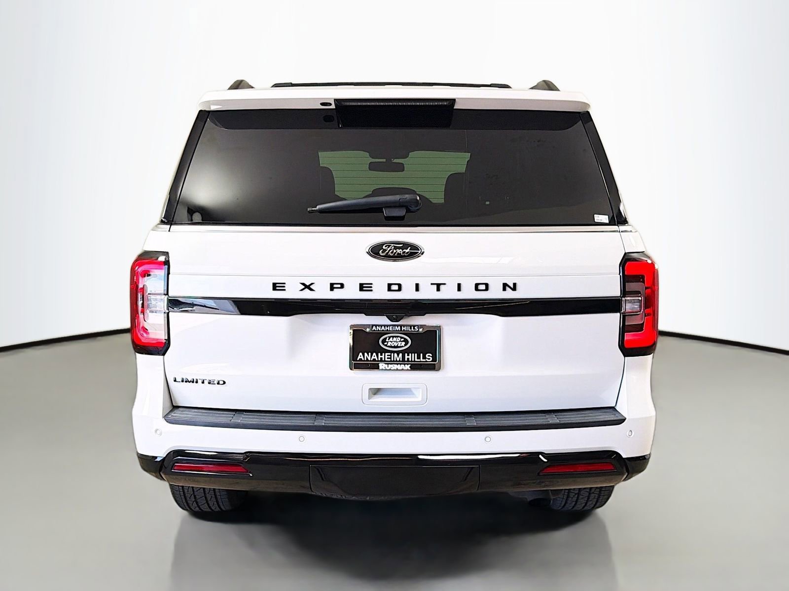 Used 2022 Ford Expedition Limited RWD image 4