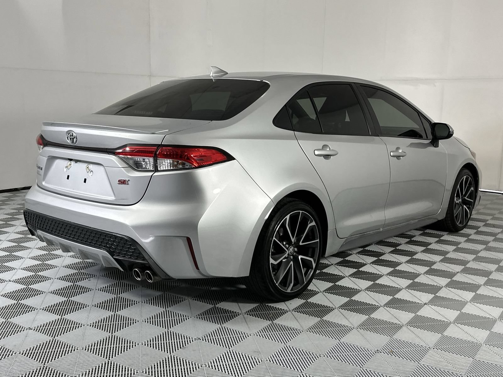 Used 2022 Toyota Corolla SE w/ Carpet Mat Package (TMS) FWD image 8