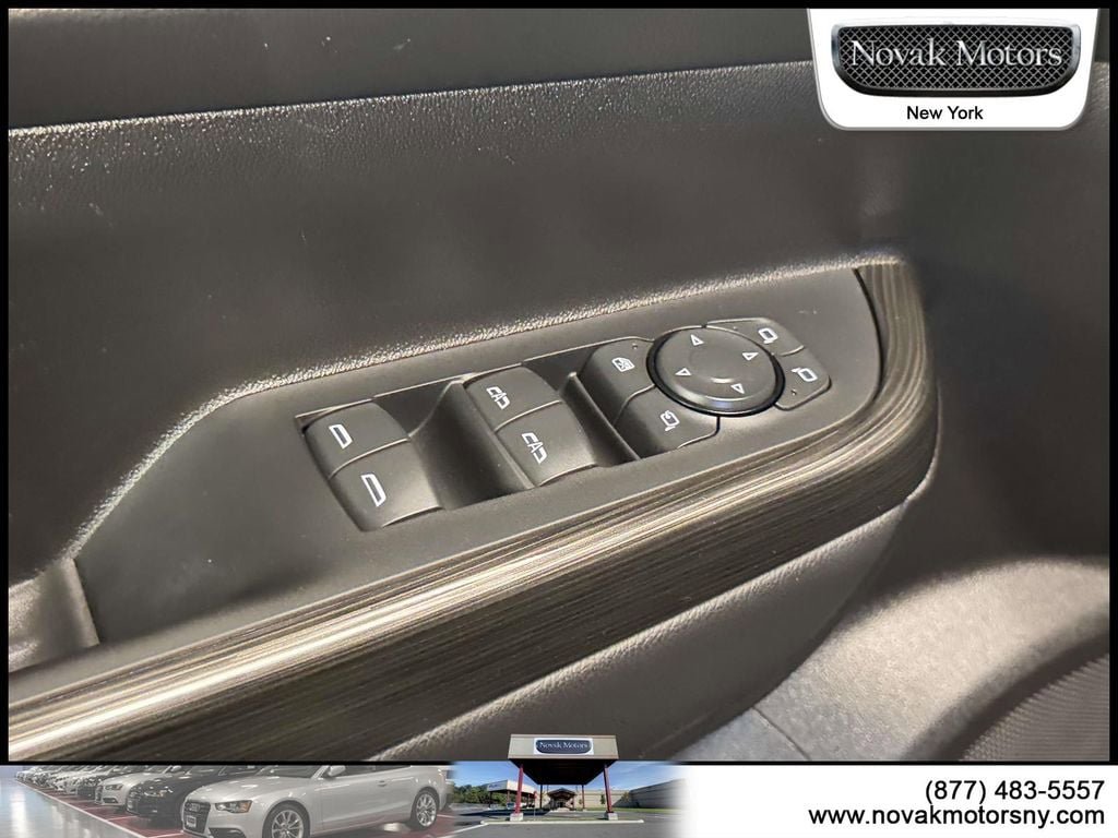 Used 2023 GMC Acadia SLT w/ Preferred Package AWD/4WD image 14