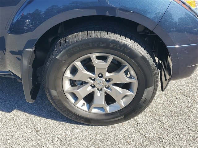 Used 2020 Nissan Frontier SV image 7