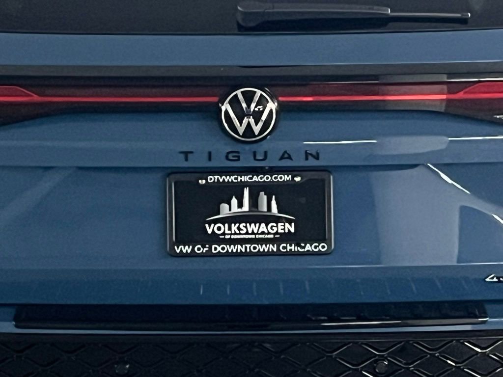 New 2025 Volkswagen Tiguan SE R-Line image 34