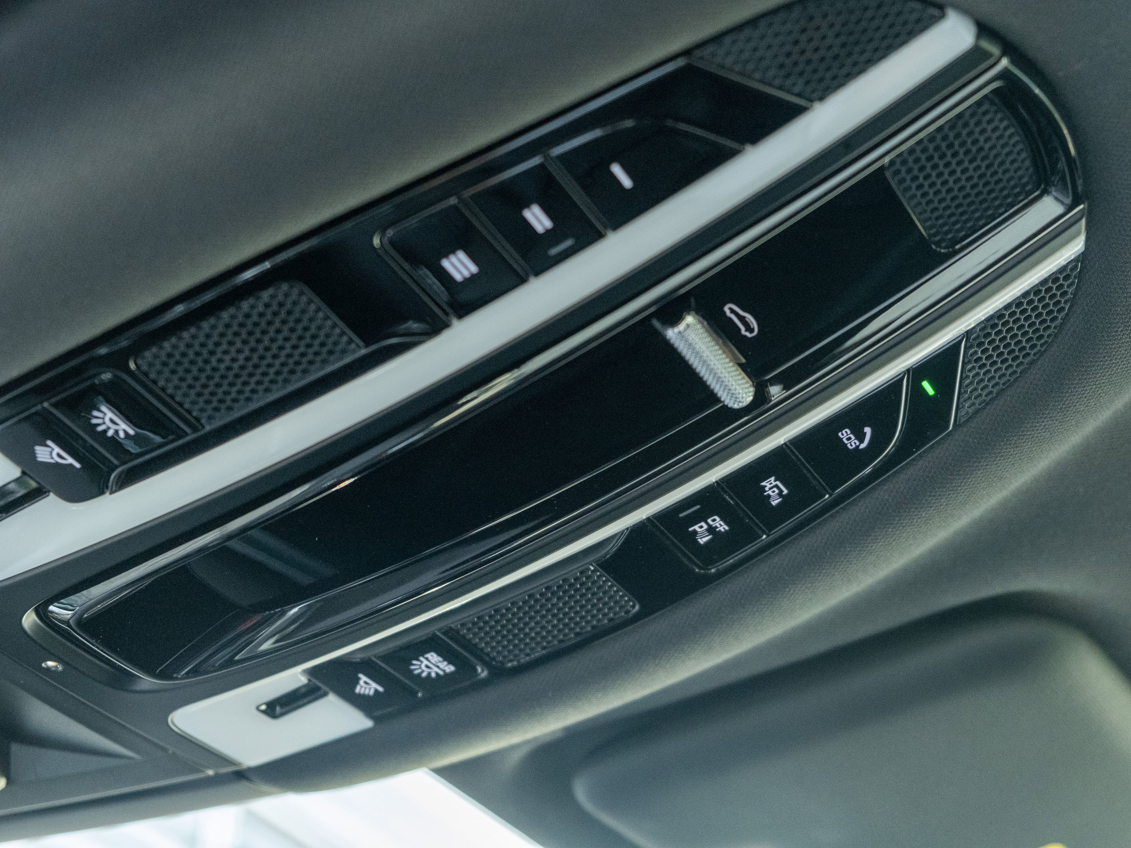 Certified 2023 Porsche Cayenne S image 33