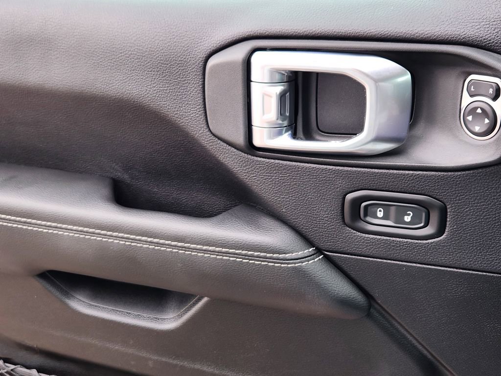 Used 2023 Jeep Wrangler Unlimited Sahara w/ Cold Weather Group AWD/4WD image 14