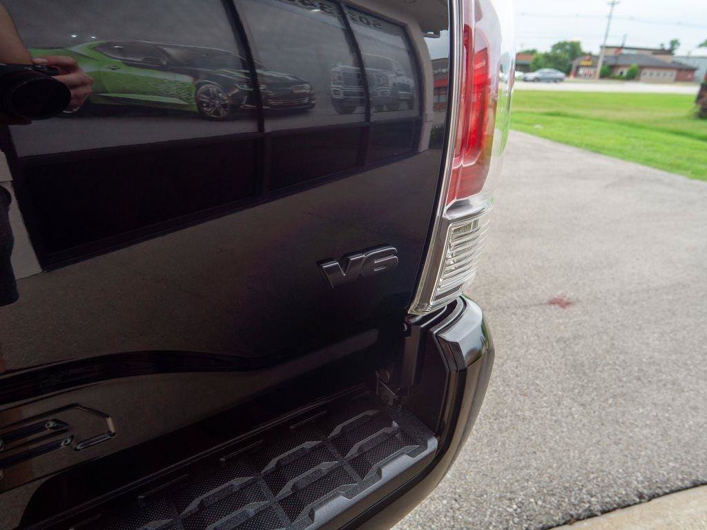 Used 2020 Toyota Tacoma TRD Sport RWD image 9