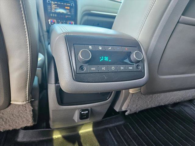 Used 2015 Chevrolet Traverse LT image 18