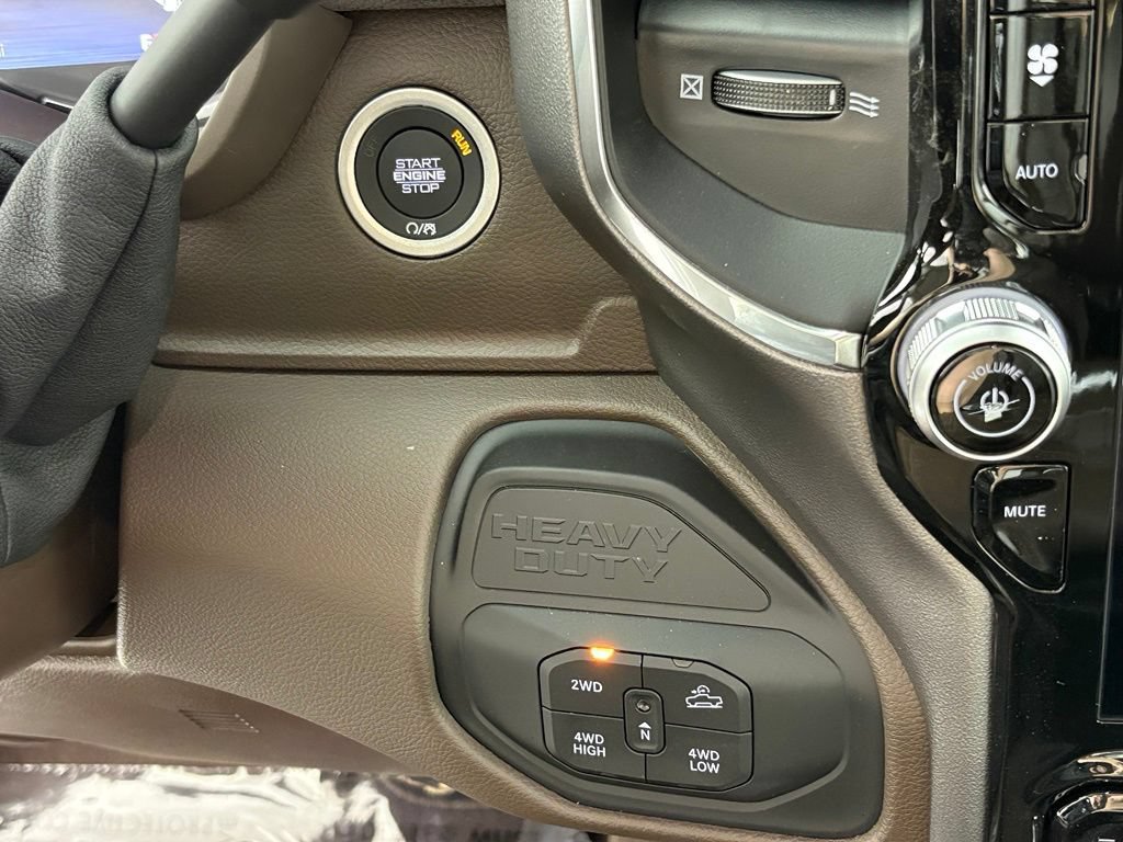 New 2026 RAM 2500 Laramie AWD/4WD image 31