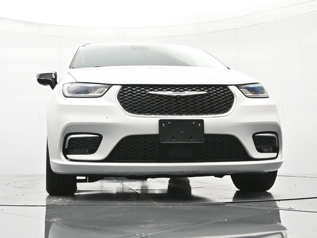 Used 2023 Chrysler Pacifica Limited image 39