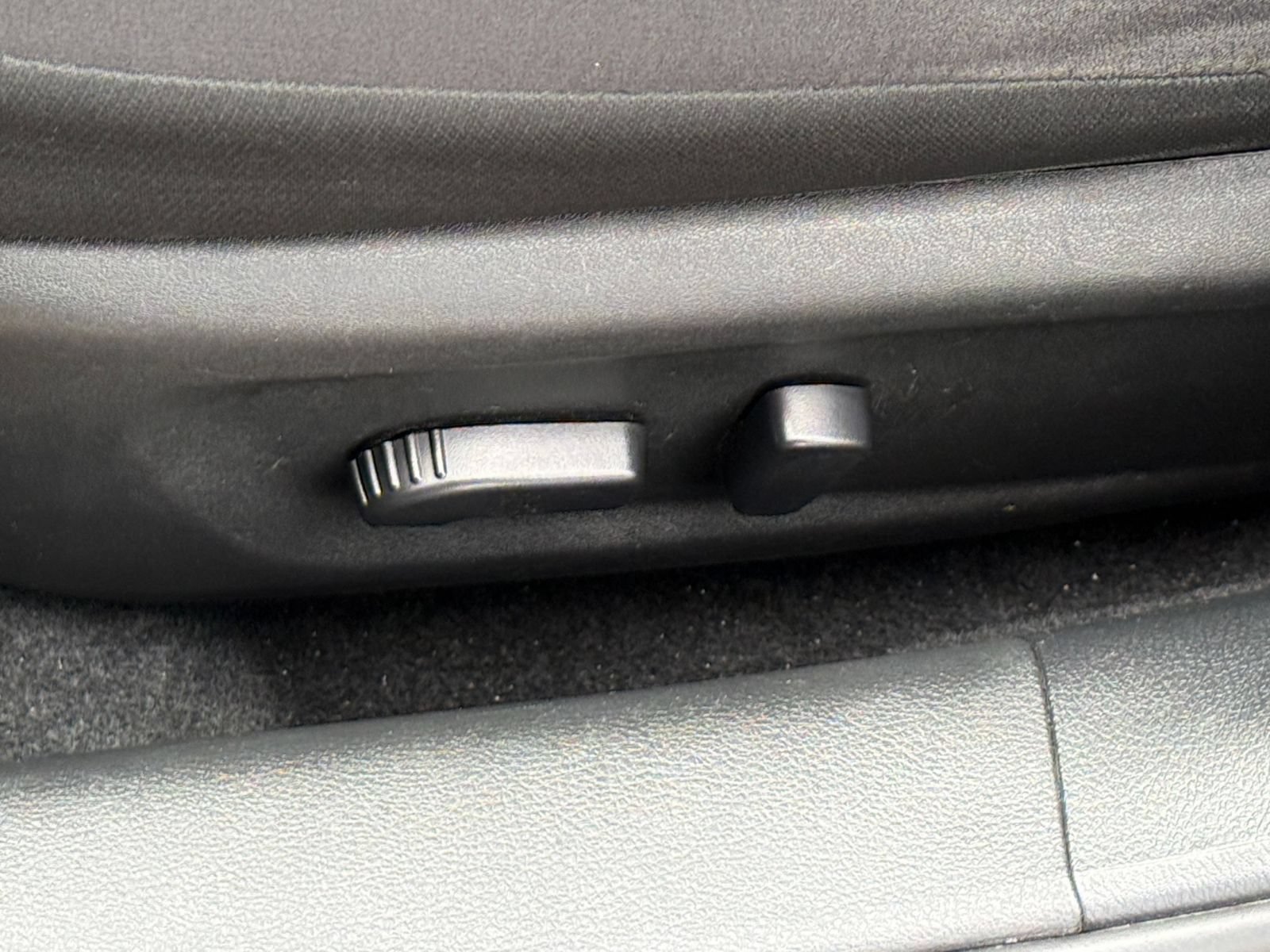 Used 2025 Nissan Altima 2.5 SV FWD image 18