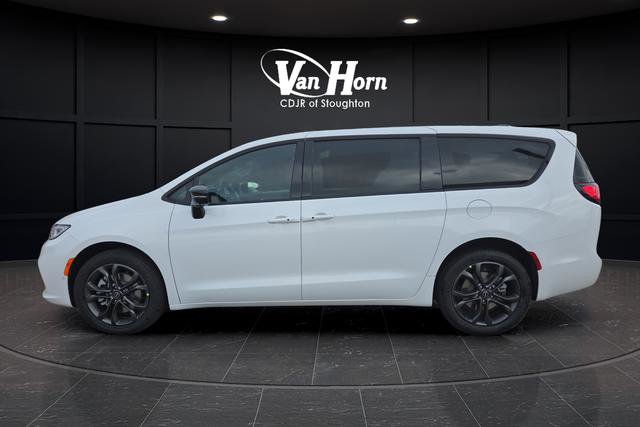 New 2026 Chrysler Pacifica Select image 14