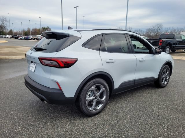 New 2026 Ford Escape ST-Line w/ Tech Pack #1 FWD image 38