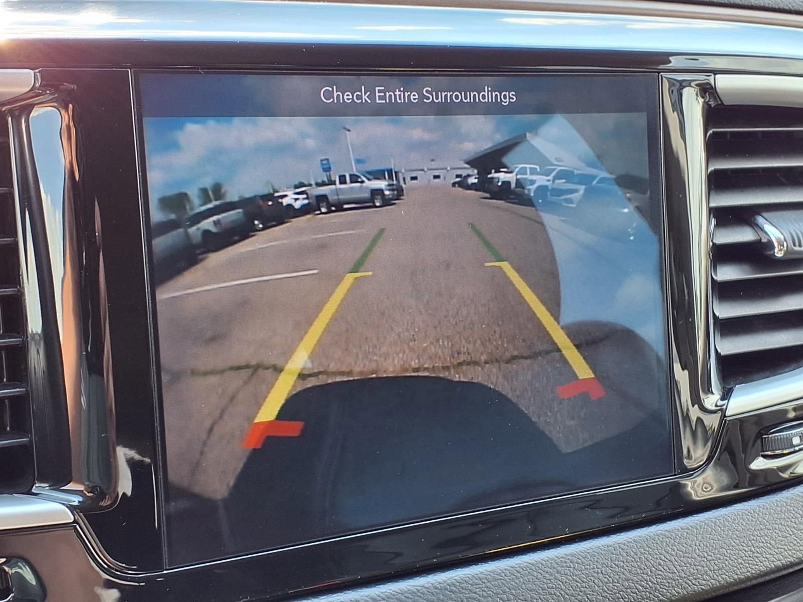 Used 2019 Chrysler Pacifica Touring-L FWD image 23