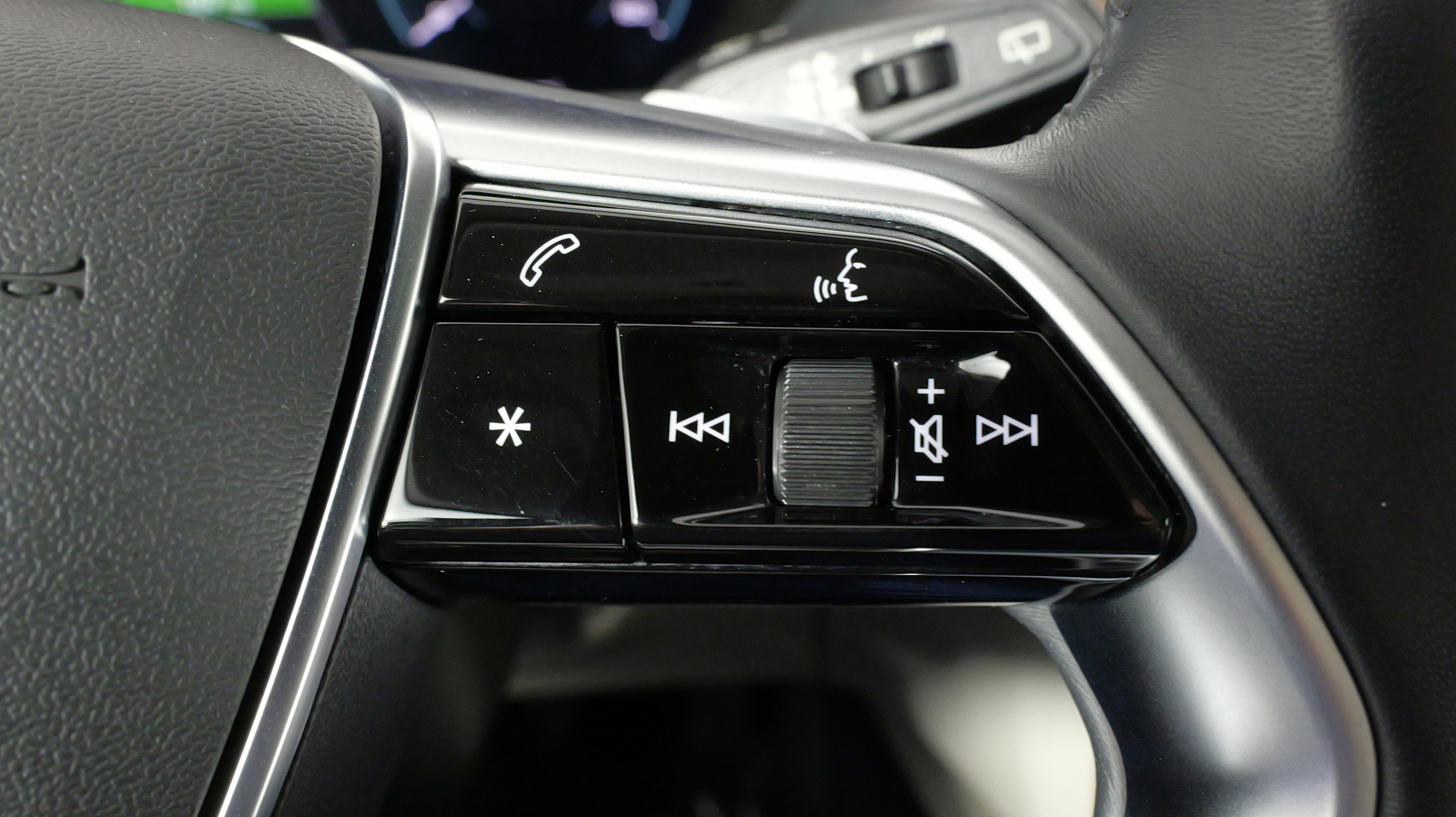 Used 2019 Audi e-tron Prestige w/ Prestige Package image 46