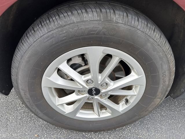 Used 2024 Kia Carnival LX image 34