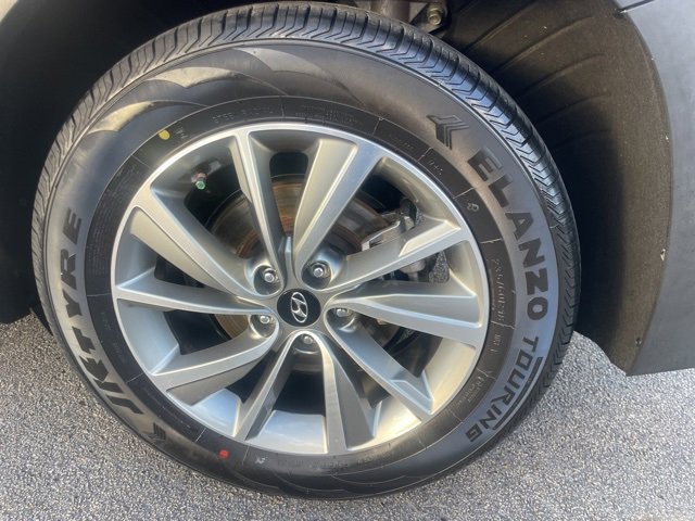 Used 2019 Hyundai Santa Fe FWD image 9