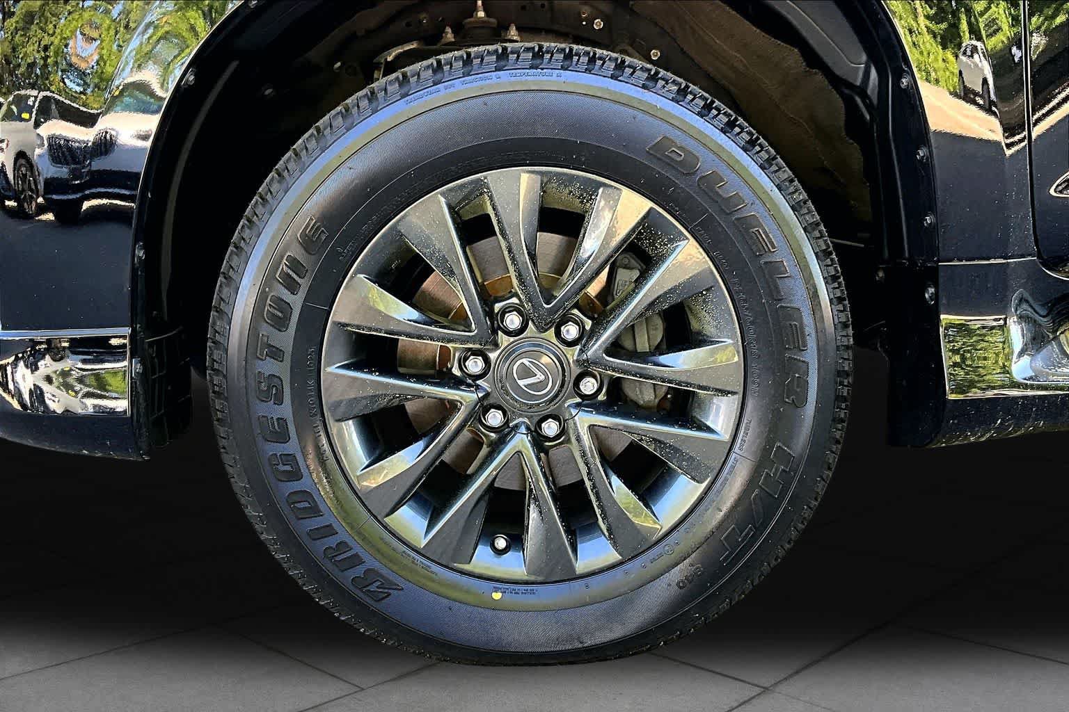 Used 2023 Lexus GX 460 Premium w/ Premium Package AWD/4WD image 11