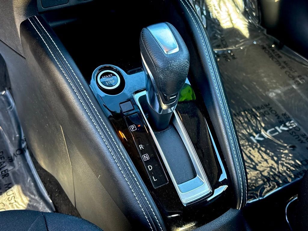 Used 2018 Nissan Kicks S image 19