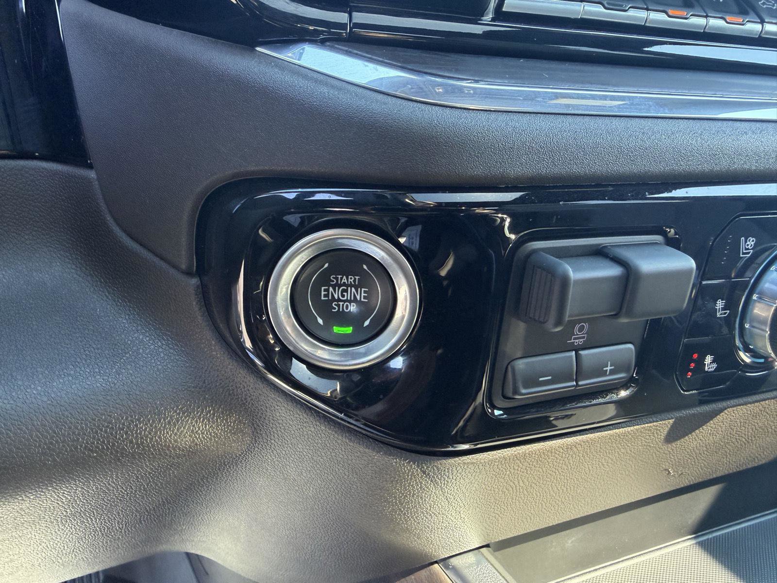 Used 2024 GMC Sierra 1500 SLT w/ SLT Premium Plus Package image 22