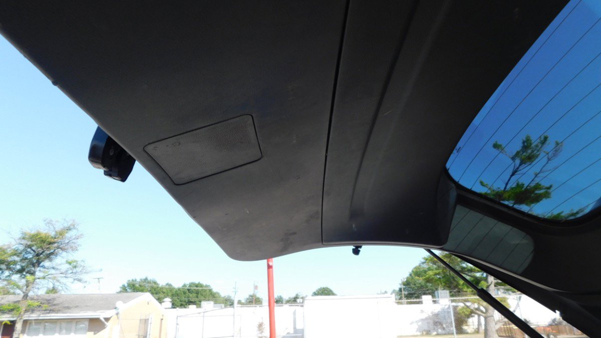 Used 2023 Nissan Rogue S image 27