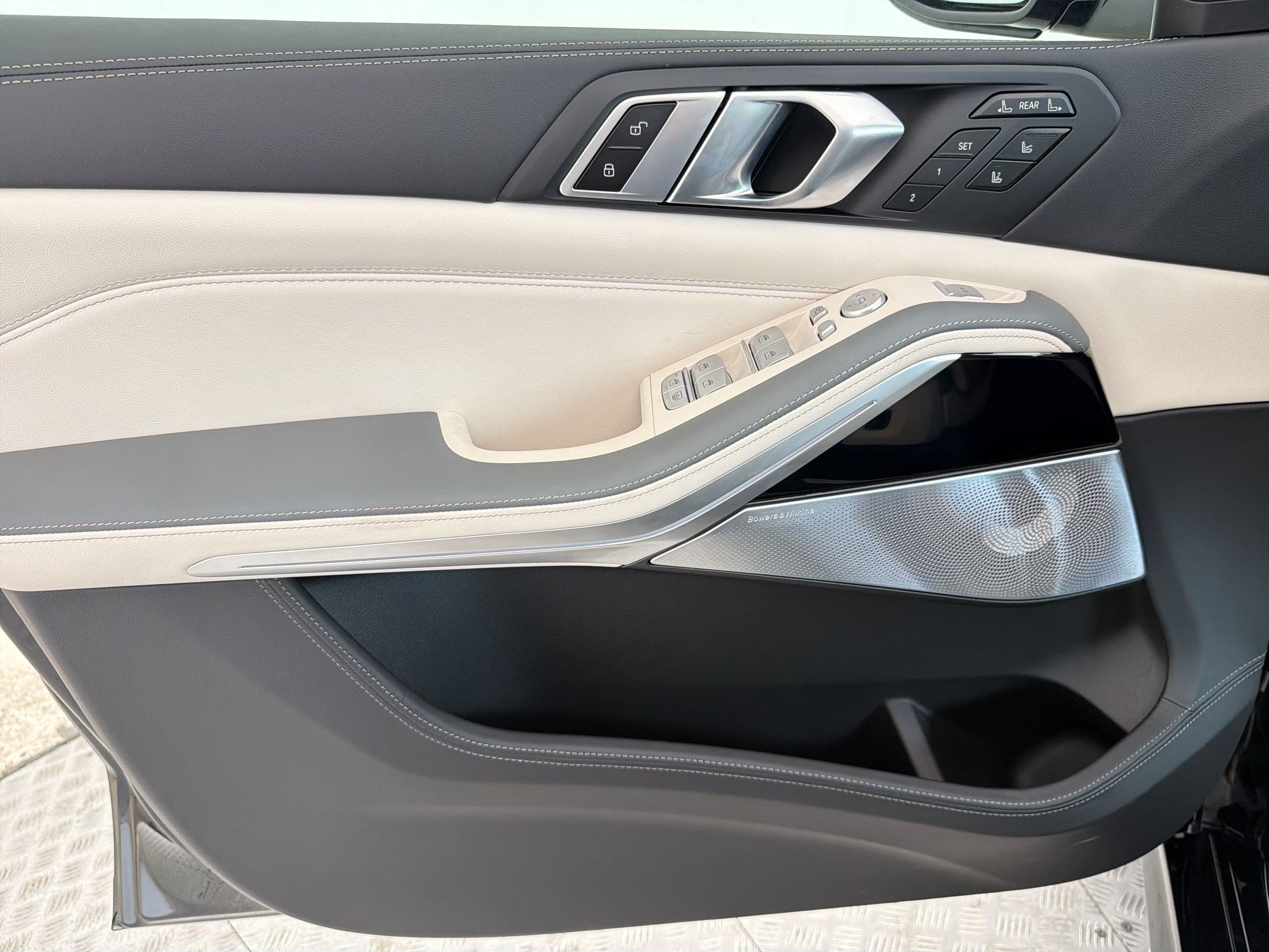 New 2026 BMW ALPINA XB7 AWD/4WD image 13