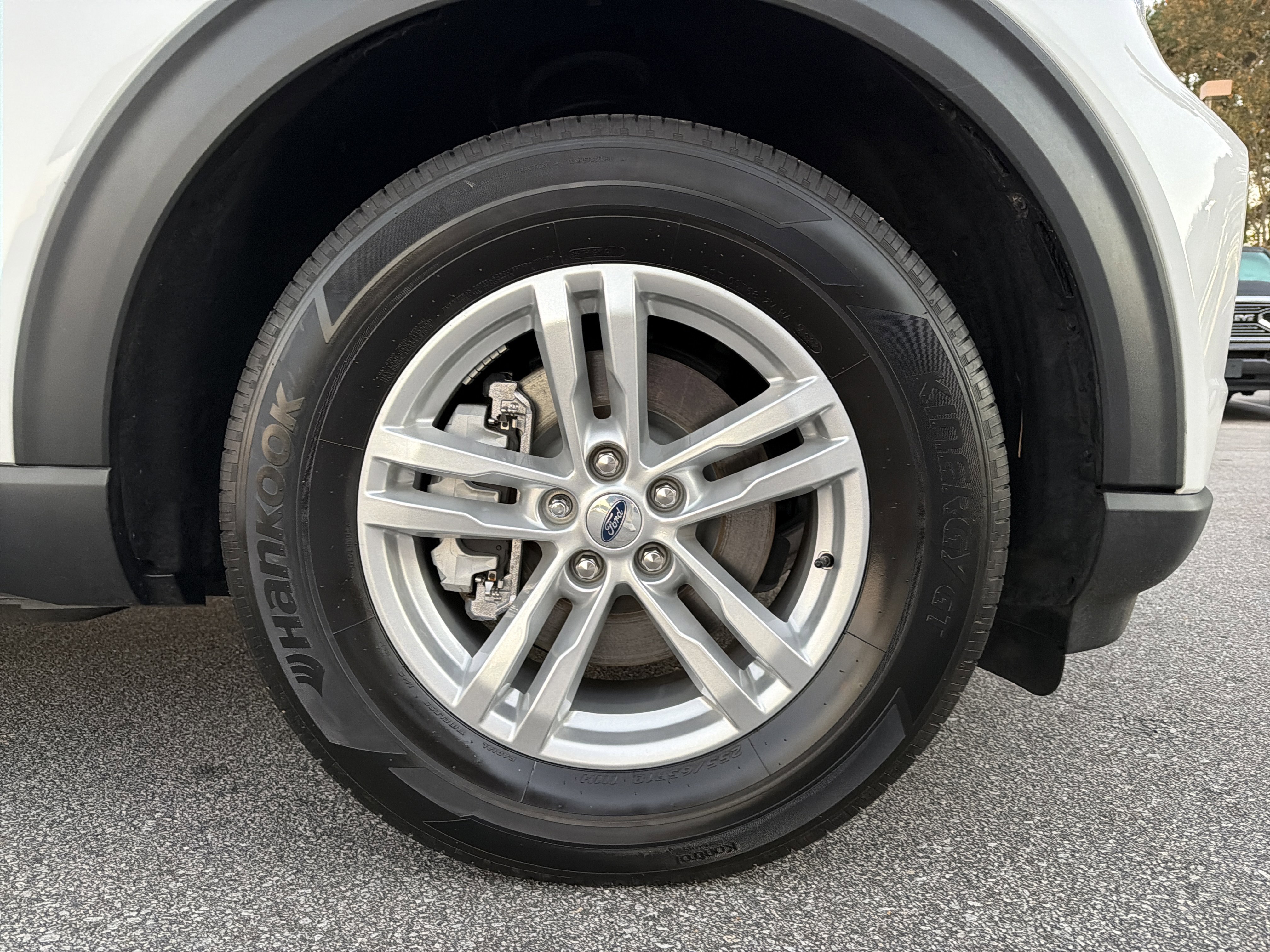 Used 2022 Ford Explorer XLT image 13