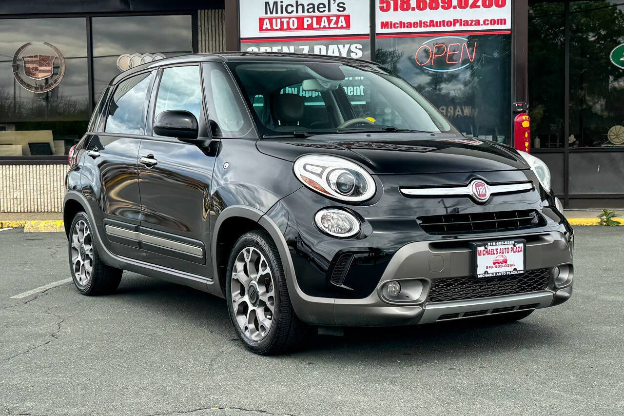 Used 2017 FIAT 500L Trekking w/ Popular Equipment Package FWD image 1