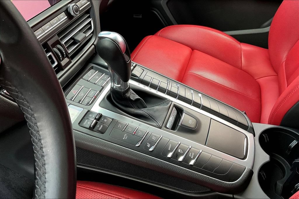 Used 2021 Porsche Macan AWD/4WD image 17