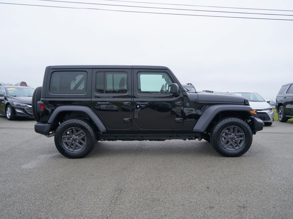 Used 2025 Jeep Wrangler Sport S image 4