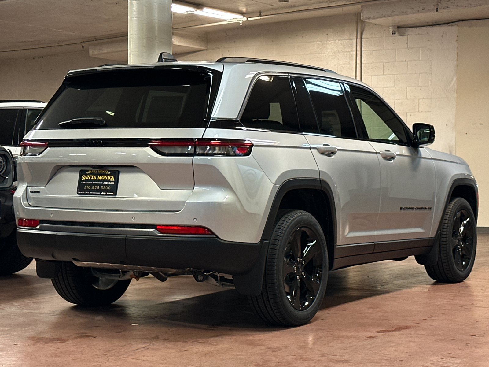 New 2026 Jeep Grand Cherokee Limited w/ Limited Altitude Package AWD/4WD image 5