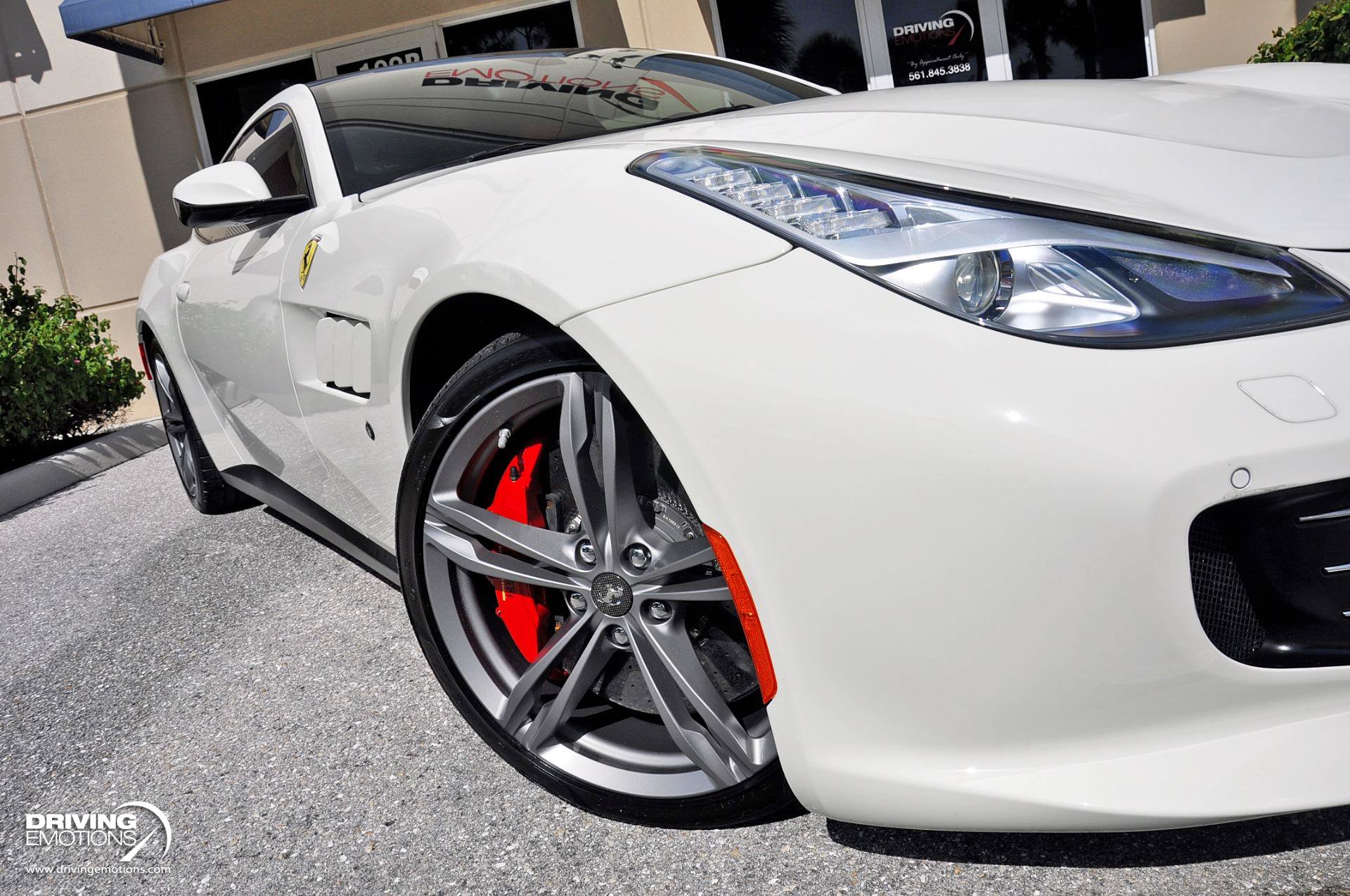 Used 2017 Ferrari GTC4Lusso AWD/4WD image 8