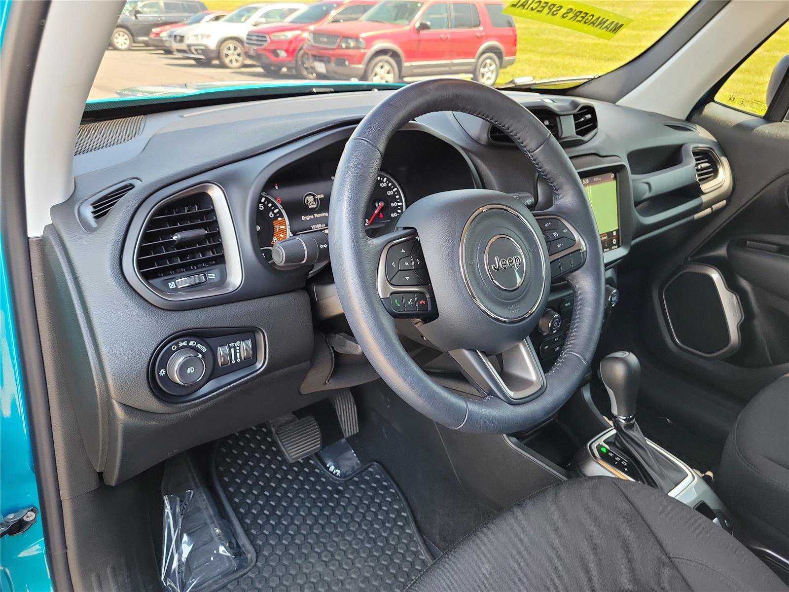 Used 2022 Jeep Renegade Latitude w/ Convenience Group AWD/4WD image 19