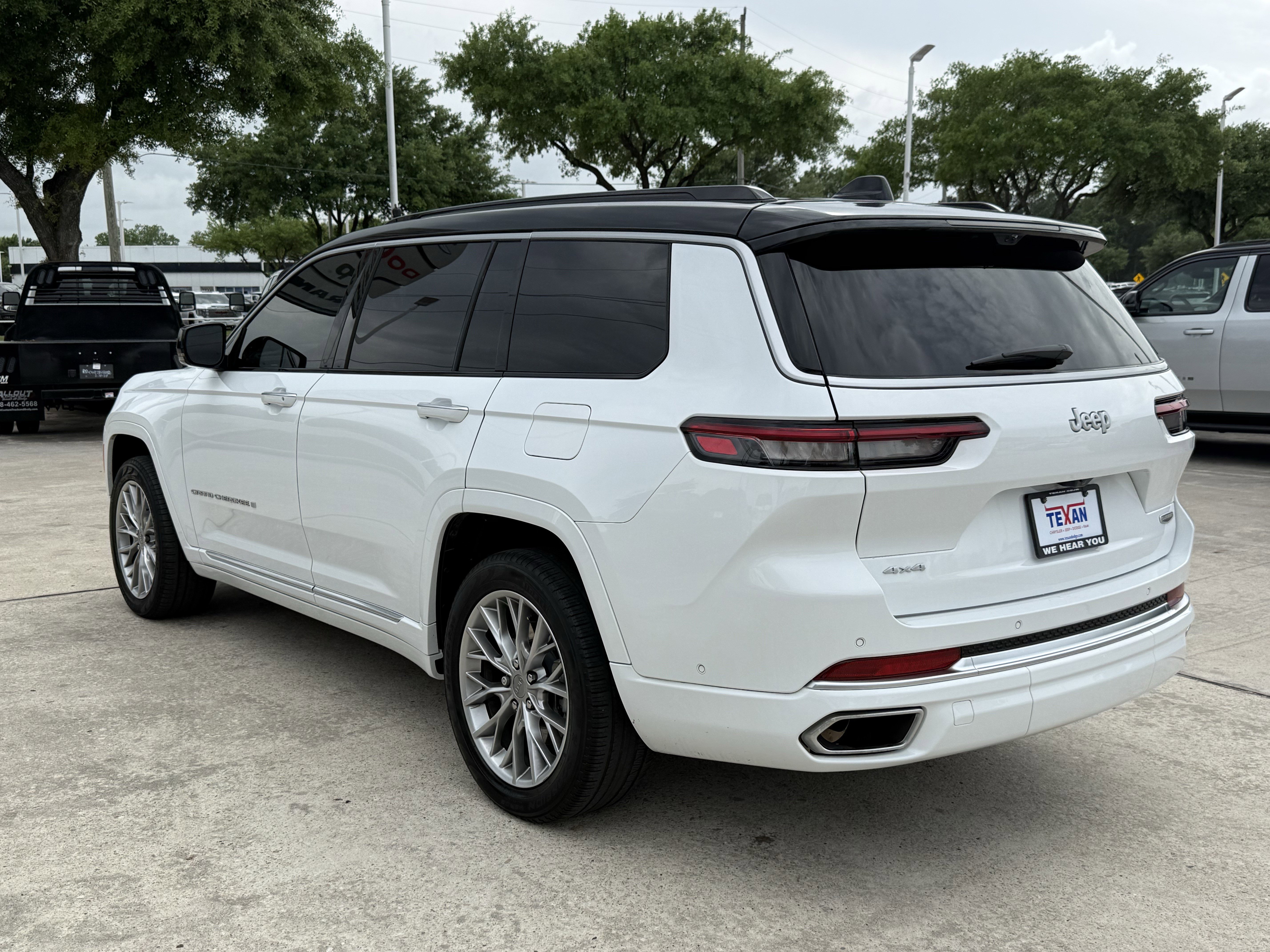 Used 2024 Jeep Grand Cherokee L Summit w/ Advanced Protech Group IV image 7