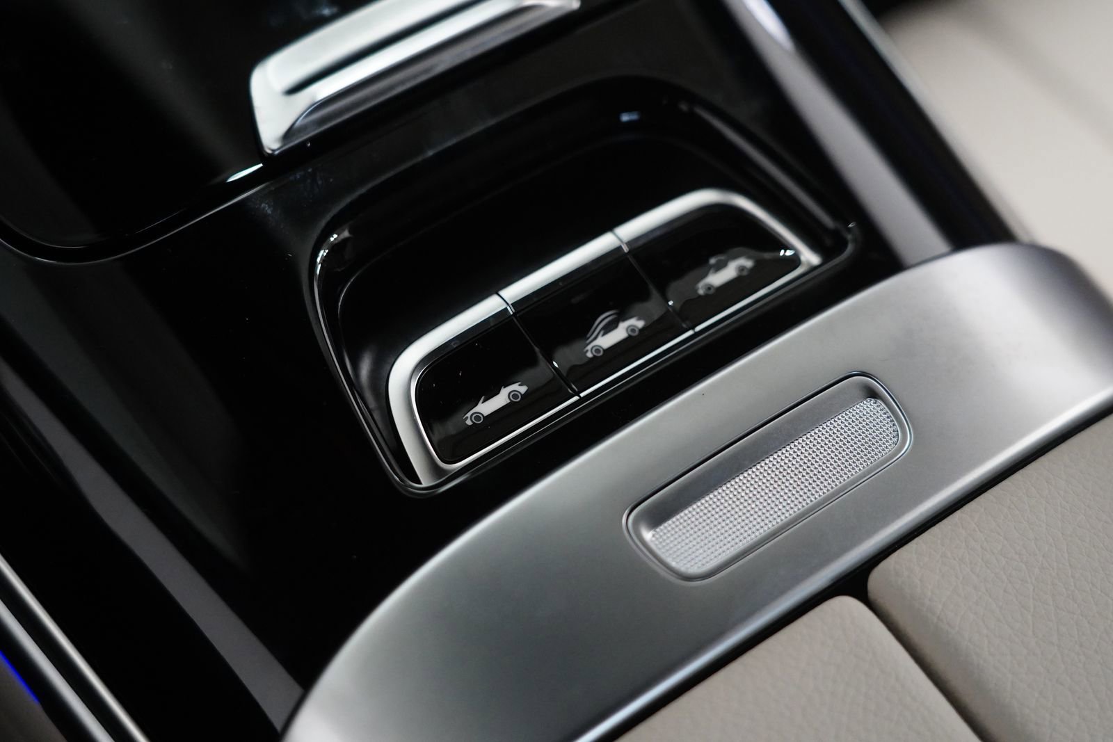 New 2026 Mercedes-Benz CLE 300 4MATIC Cabriolet image 33