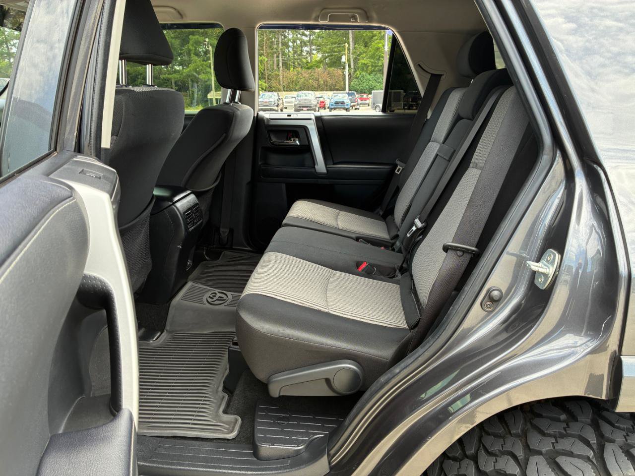 Used 2022 Toyota 4Runner SR5 AWD/4WD image 28