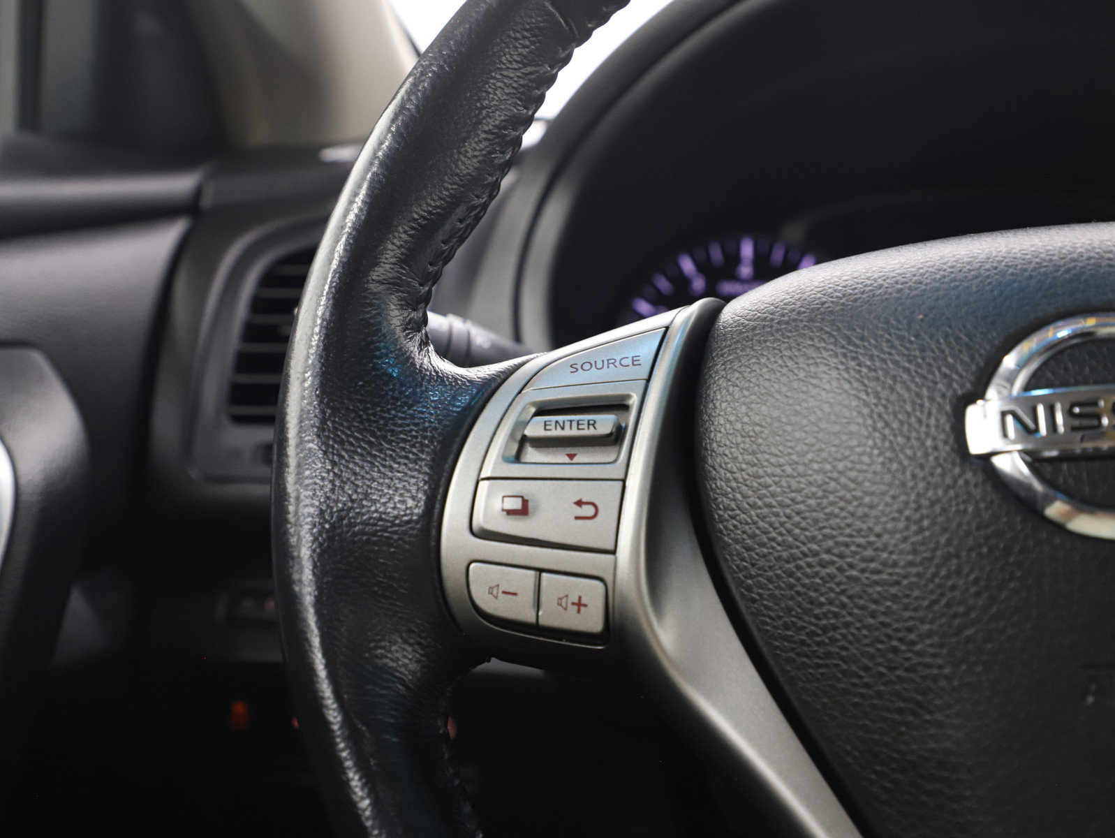 Used 2013 Nissan Altima 2.5 SL w/ Technology Pkg image 21