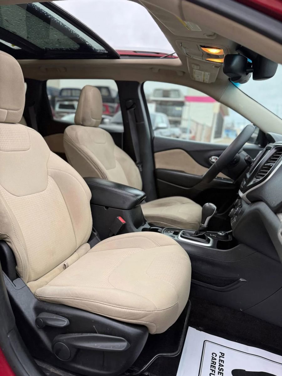 Used 2015 Jeep Cherokee Latitude w/ Comfort/Convenience Group image 7