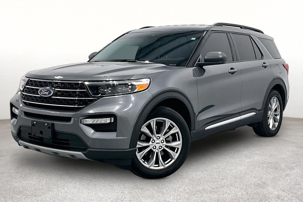 Used 2023 Ford Explorer XLT w/ Equipment Group 202A RWD image 11