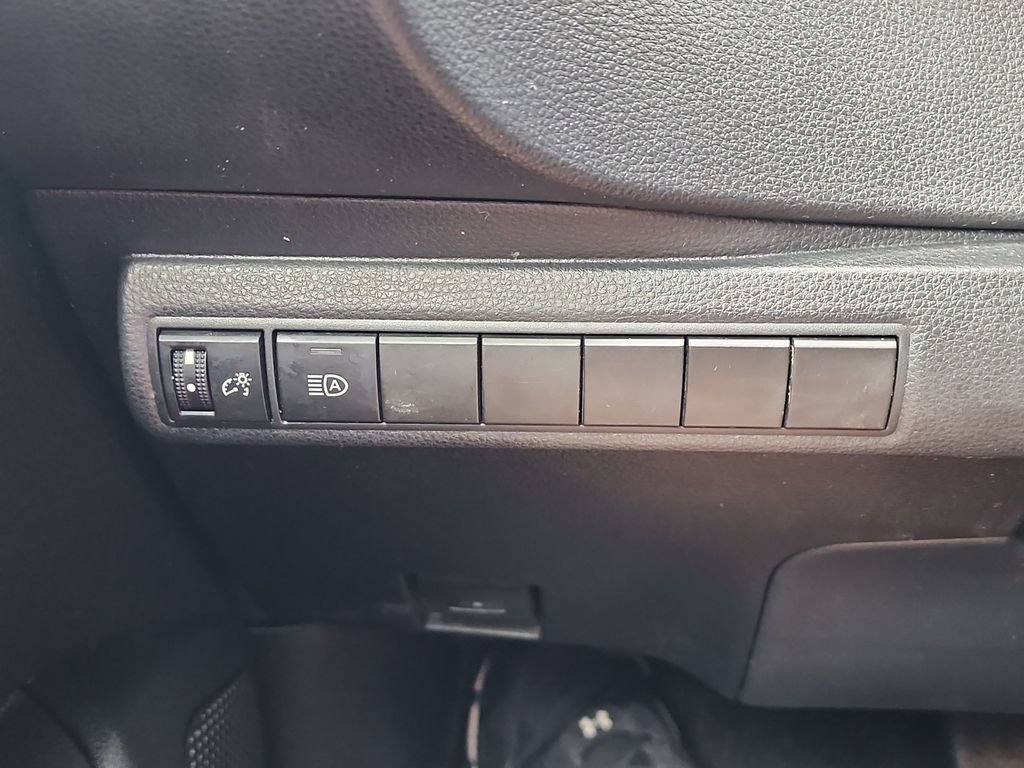 Used 2023 Toyota Corolla LE FWD image 23