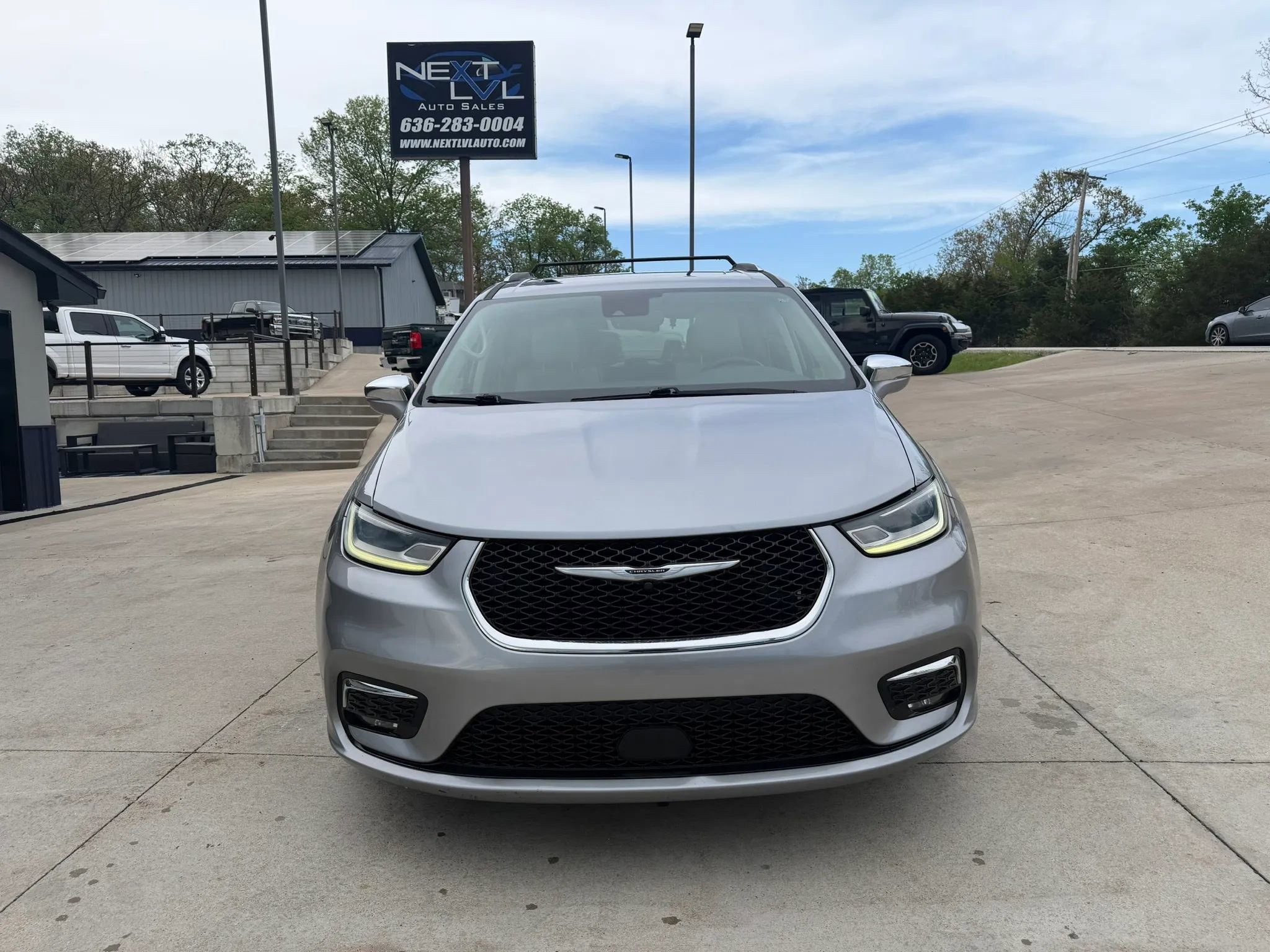 Used 2021 Chrysler Pacifica Limited image 4