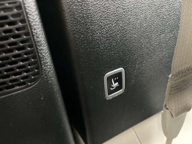 Used 2024 Chrysler Pacifica Touring-L image 75